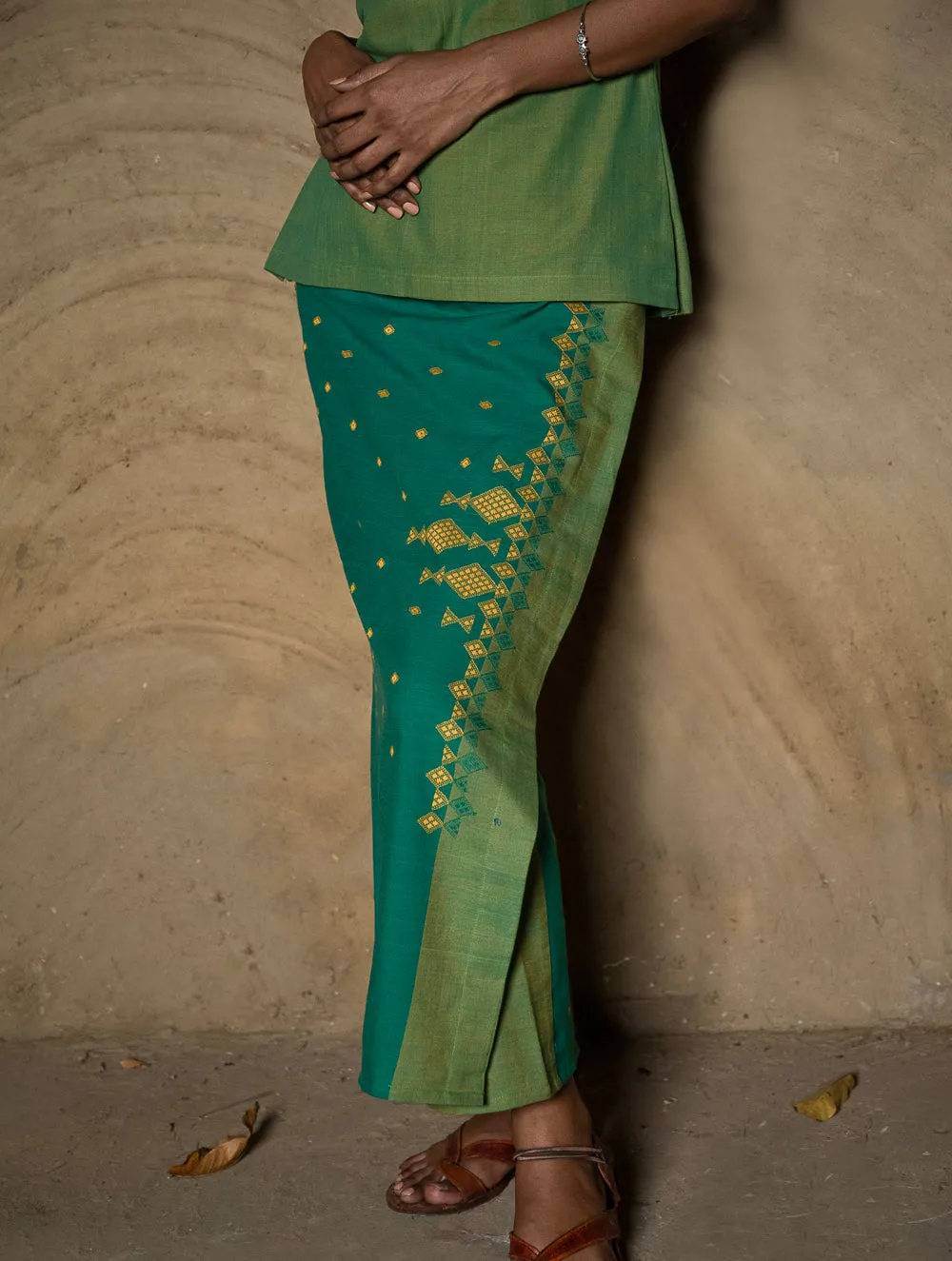 Handwoven Elegance. Kashida Pattu Cotton Wrap Skirt & Top Set - Green & Lime