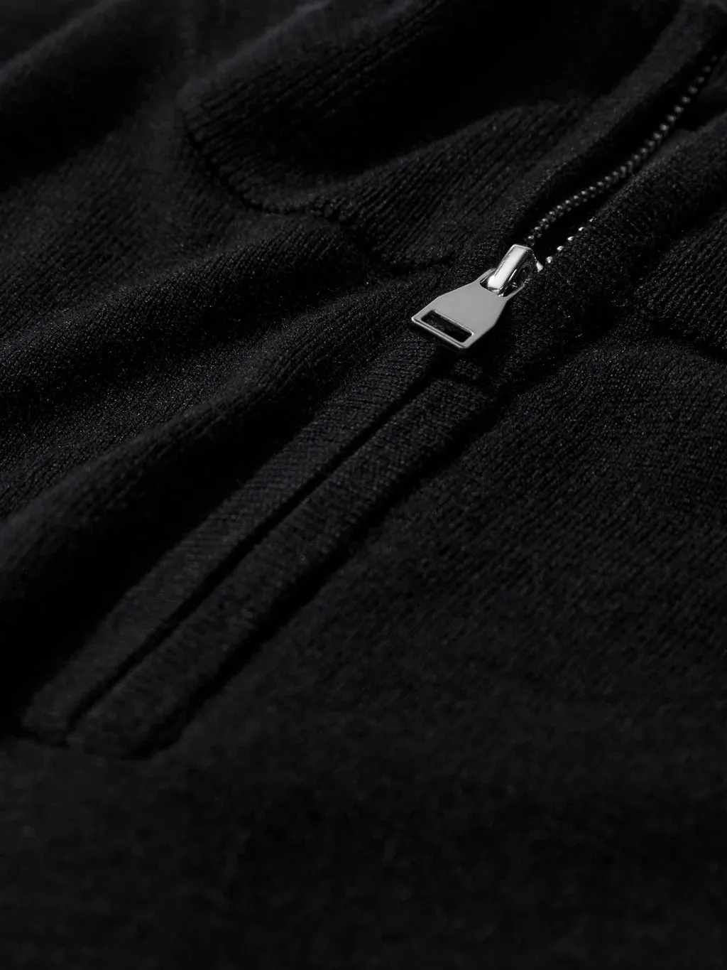 MMGAdam Soft Zip Turtle Neck Black