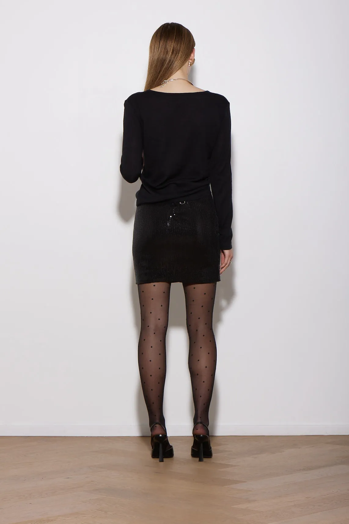 SILK STAPLE V NECK